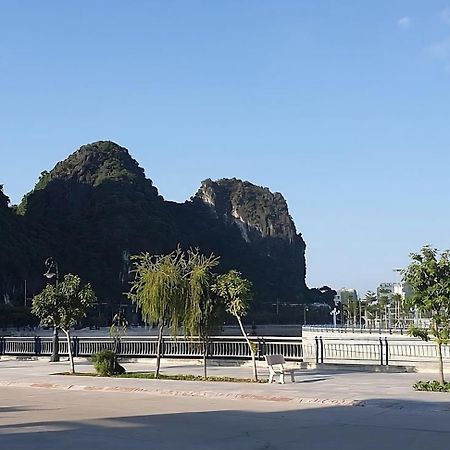 Hai Quan Motel Ha Long Exterior photo